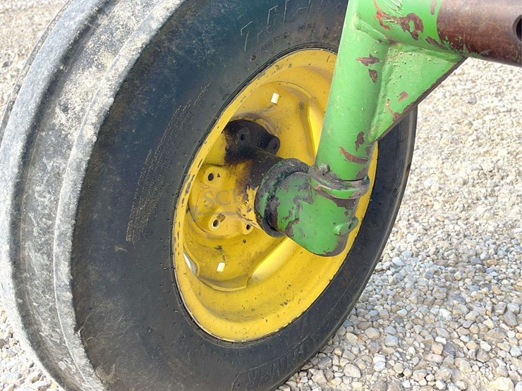 john-deere-4010-image-35