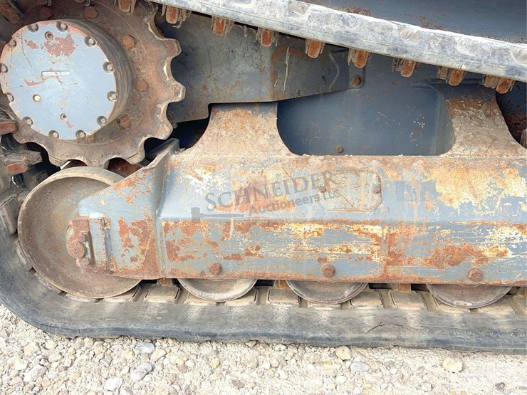 2012-takeuchi-tl10-image-16
