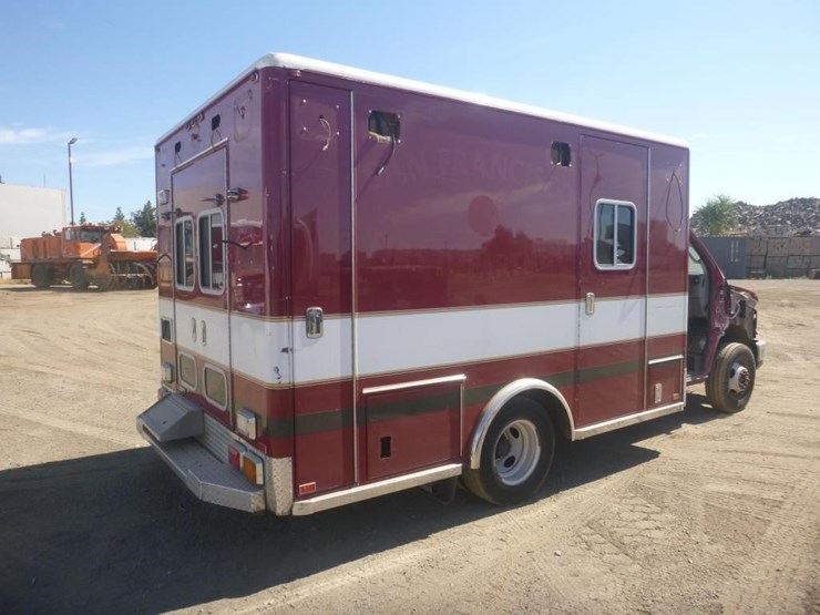 2014-ford-e350-image-3