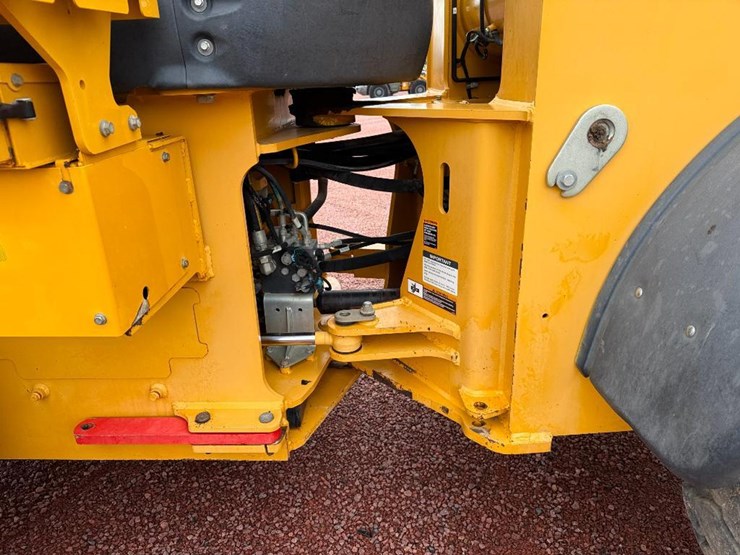 deere-624k-image-38
