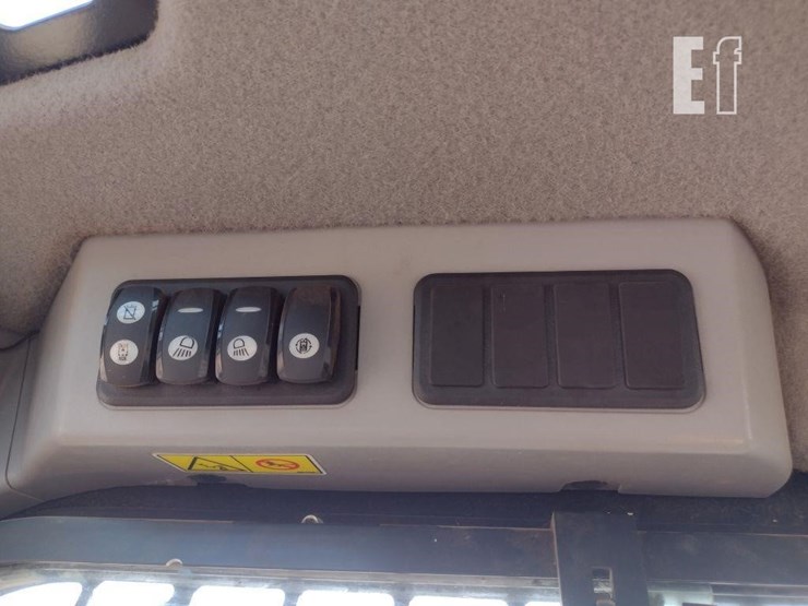 2015-caterpillar-287d-image-8