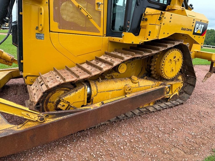 caterpillar-d6t-xl-image-8