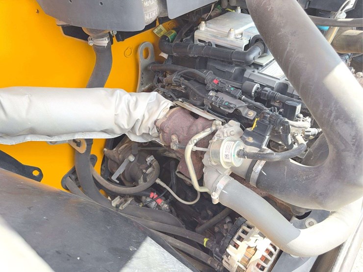 2019-jcb-540-140-image-47
