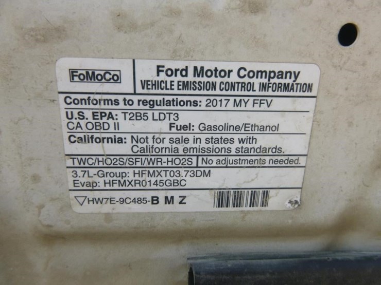 2017-ford-explorer-image-28