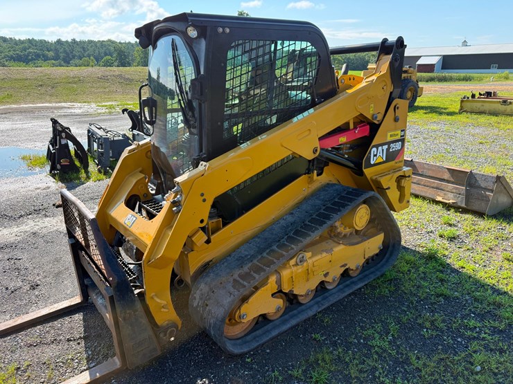 2019-caterpillar-259d-image-1