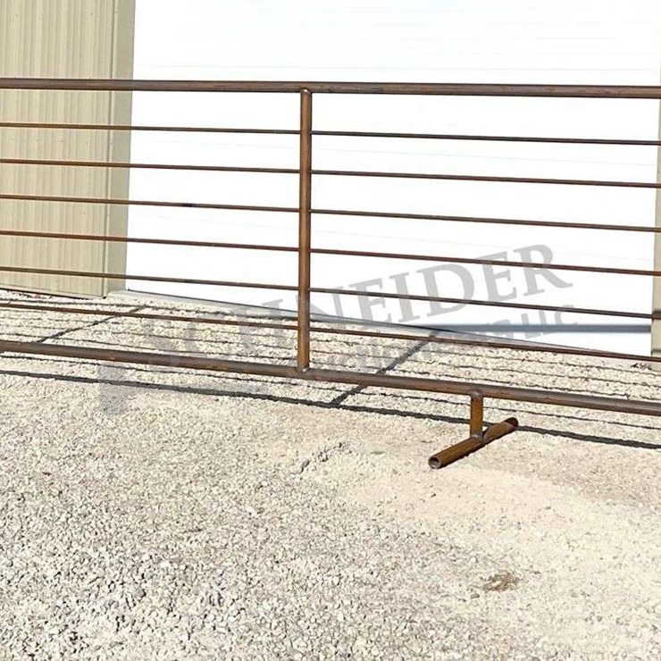 Unused 24' freestanding corral panel w/ 8' gate on 1 end