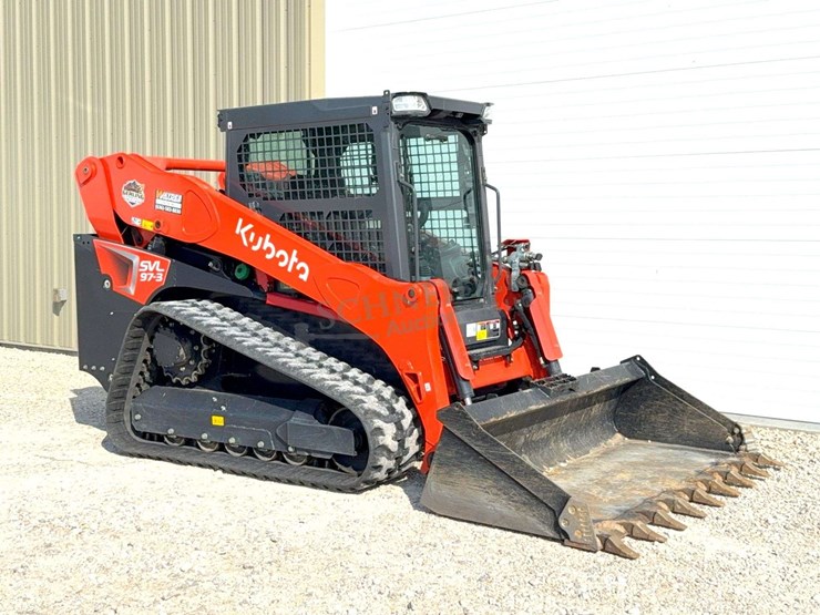 2026-kubota-svl97-3-image-1