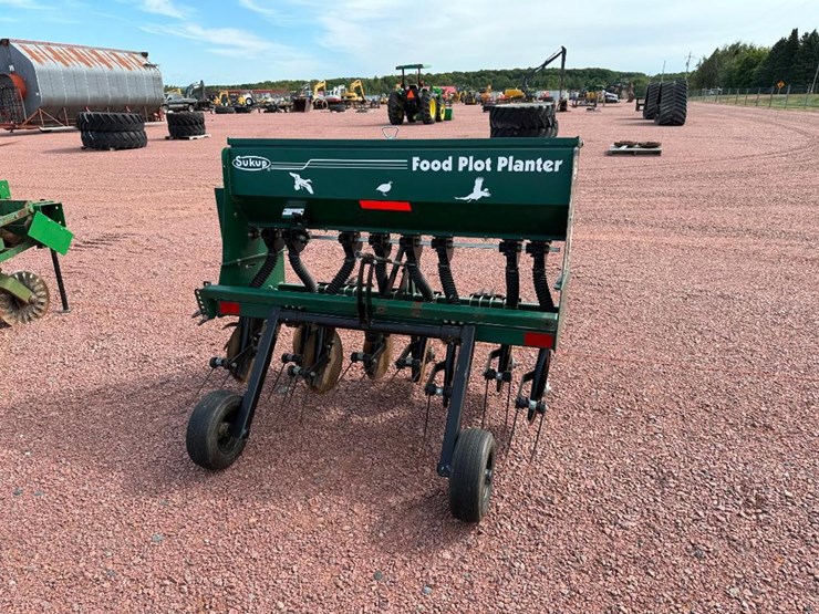 sukup-food-plot-planter-image-5