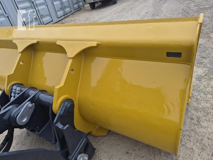 2015-deere-544k-image-16