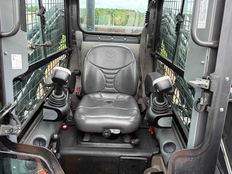 new-holland-c238-image-30