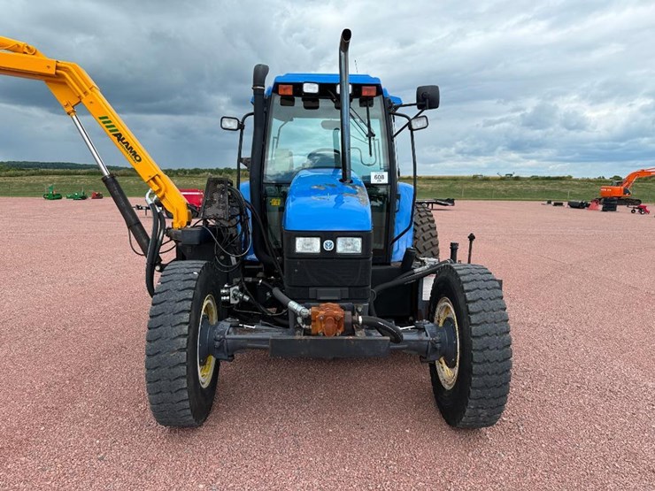 new-holland-ts110-image-2
