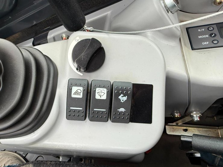 2023-deere-50g-image-56