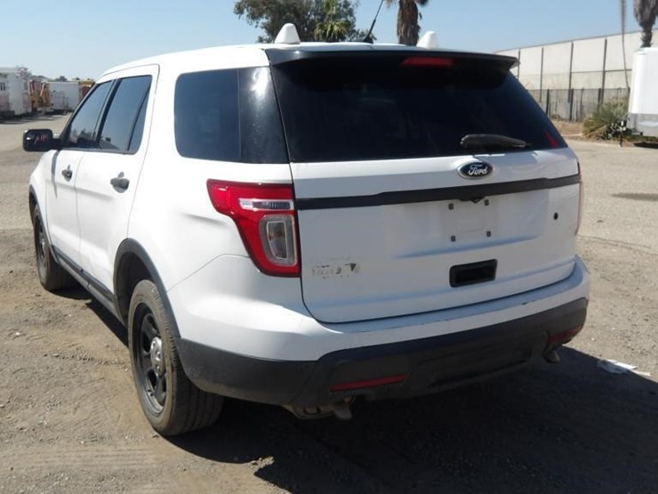 2015-ford-explorer-image-4
