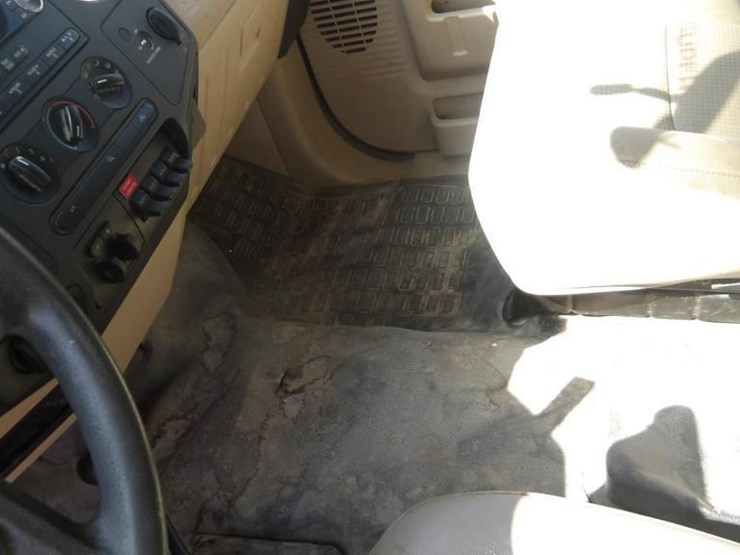 2010-ford-f450-image-22