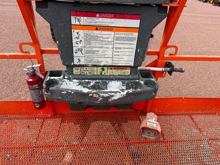 jlg-400s-image-34