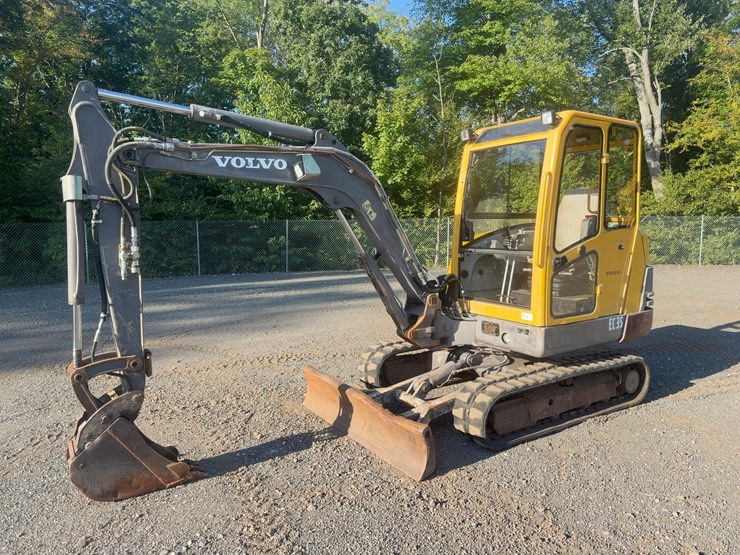 2003-volvo-ec35-image-1