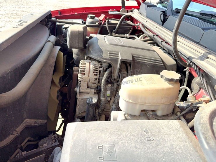 2013-chevrolet-2500hd-image-29