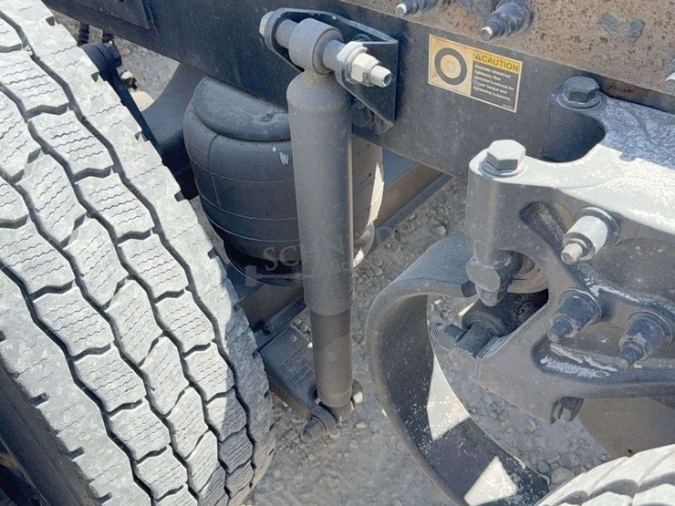 2020-peterbilt-579-image-42