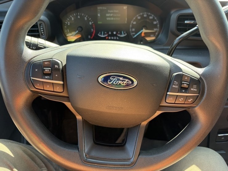2021-ford-explorer-image-22