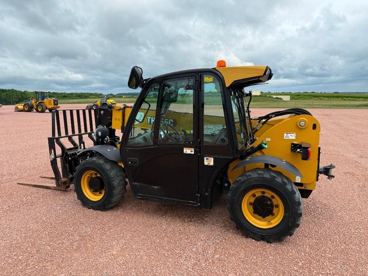 2021-caterpillar-th255c-image-6