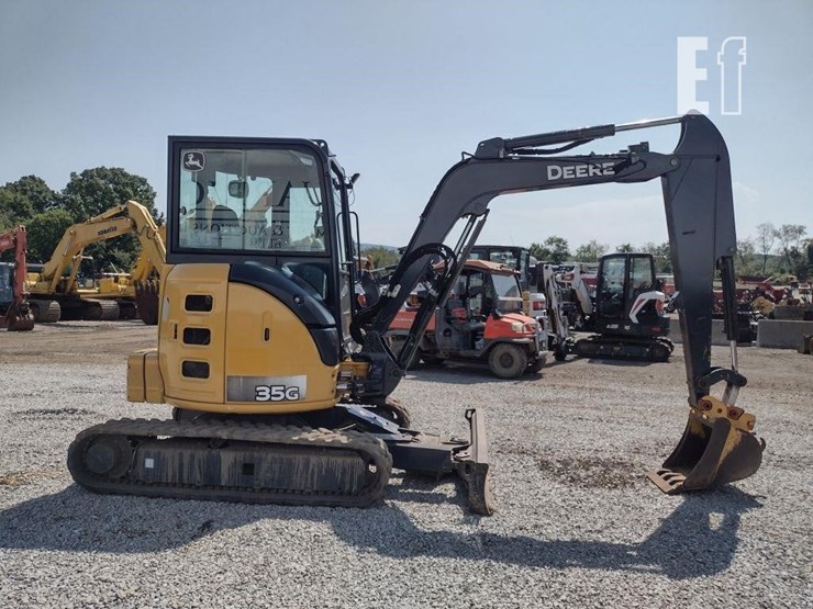 2014-deere-35g-image-3