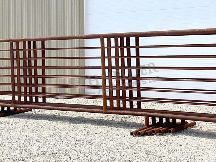 6--unused-24'-freestanding-corral-panels-image-2