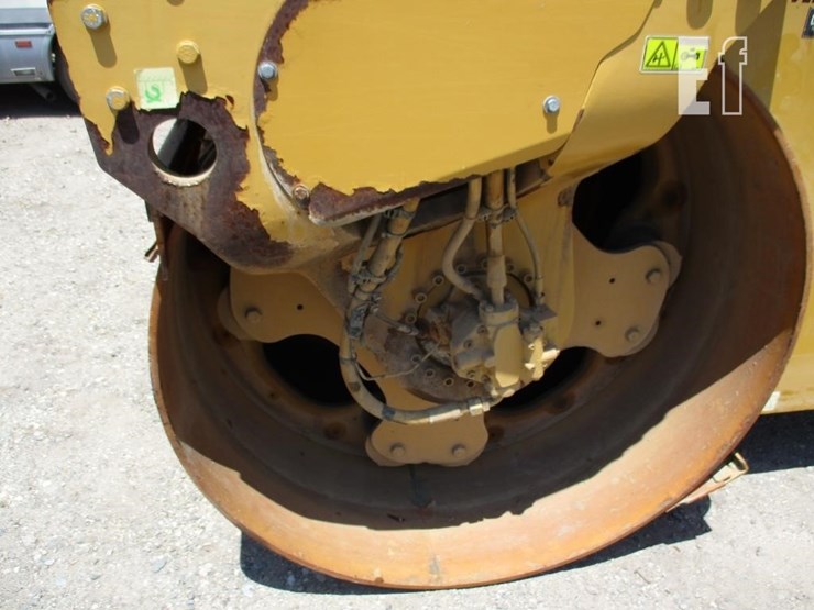 2012-caterpillar-cb54-image-13