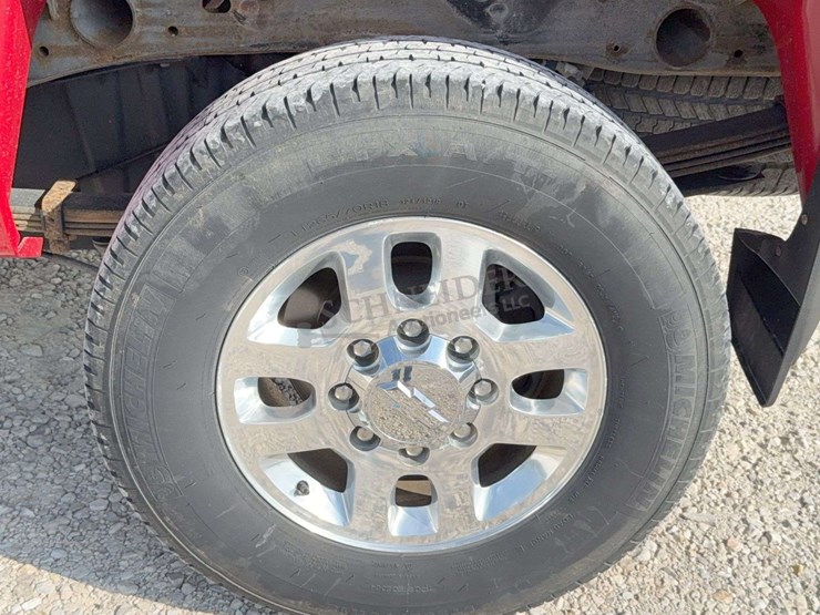 2013-chevrolet-2500hd-image-65