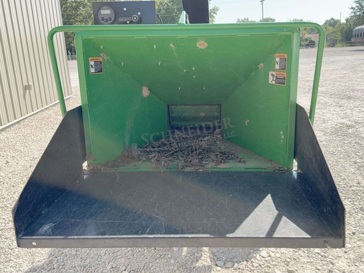 frontier-wc1208pt-pto-drive-wood-chipper-image-25