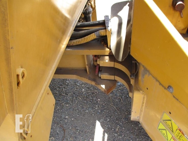 2012-caterpillar-cb54-image-16