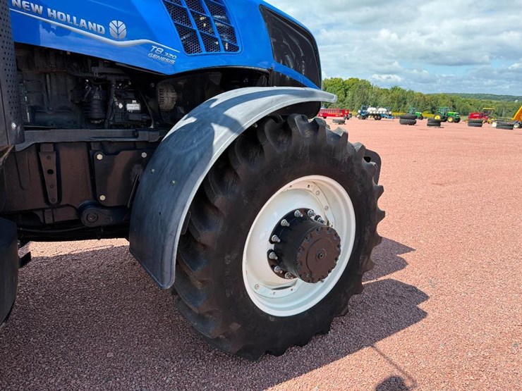 new-holland-t8.320-image-13