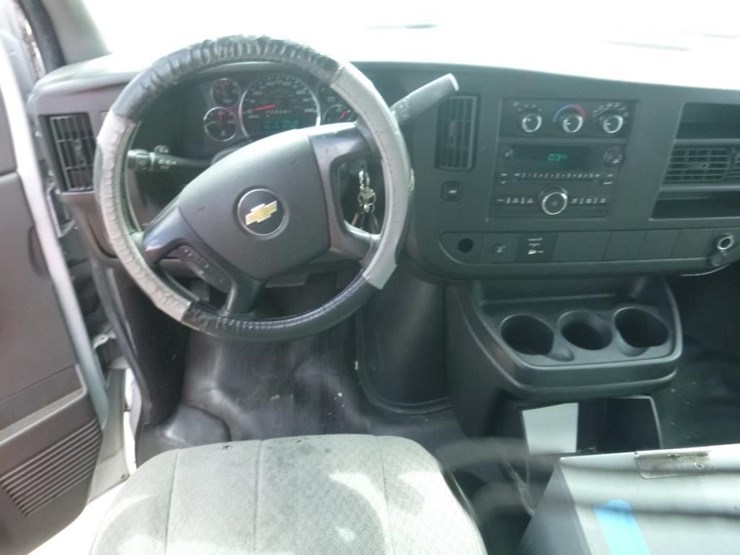 2014-chevrolet-express-2500-image-9