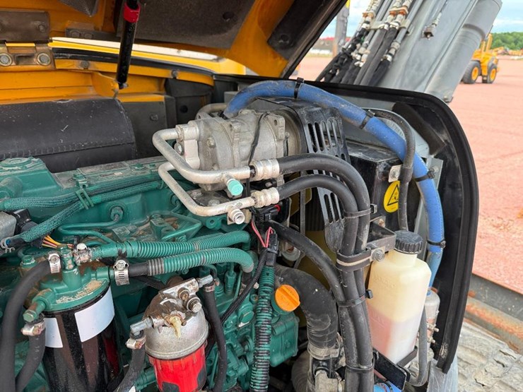 volvo-ecr88-image-48