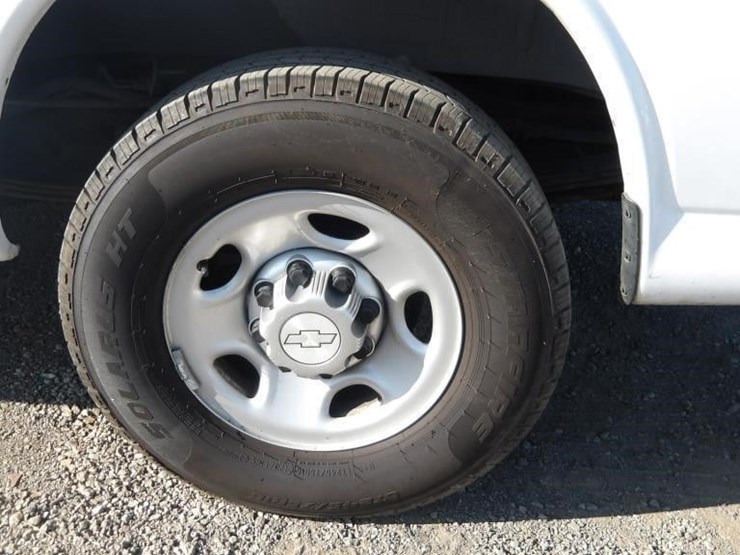 2017-utility-van-image-5
