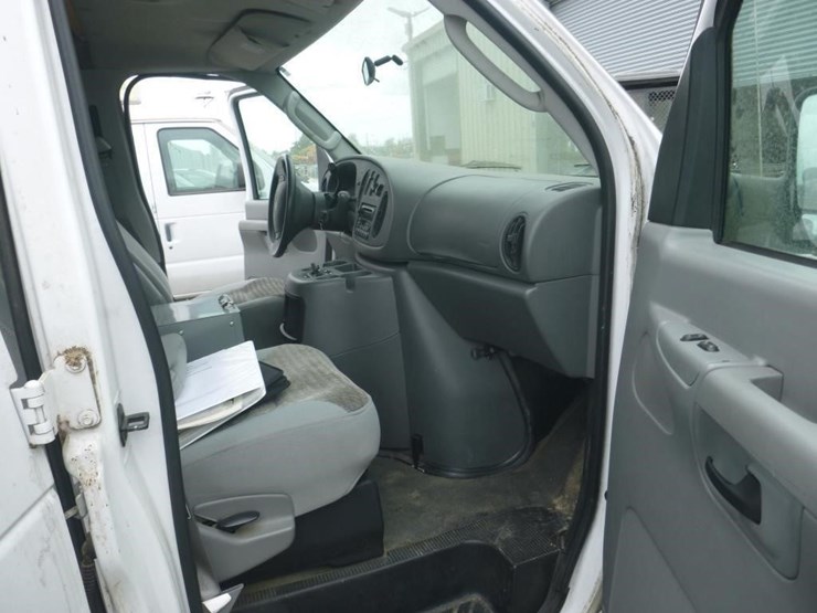 2003-ford-econoline-350-image-6