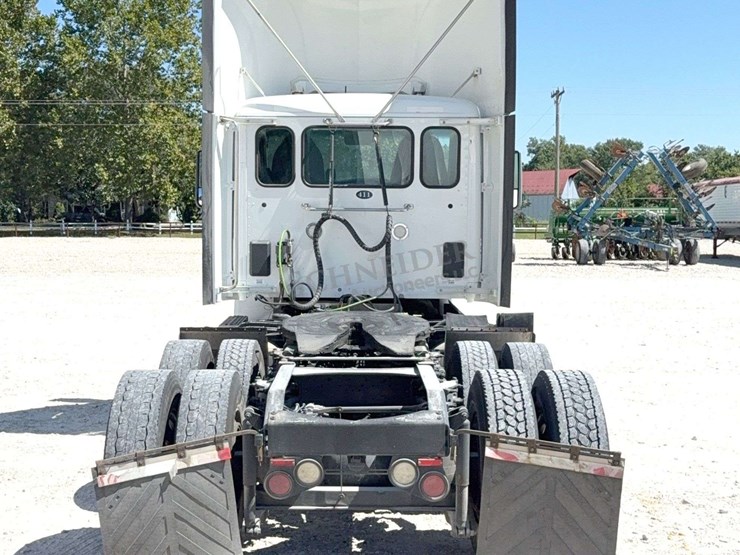 2020-peterbilt-579-image-7