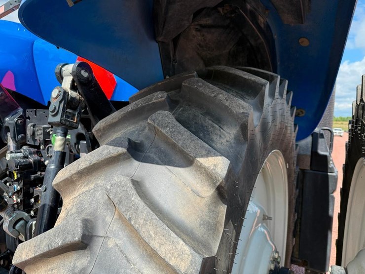 new-holland-t8.320-image-10