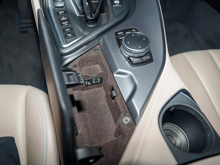 #1064-•-2015-bmw-i-8-image-74