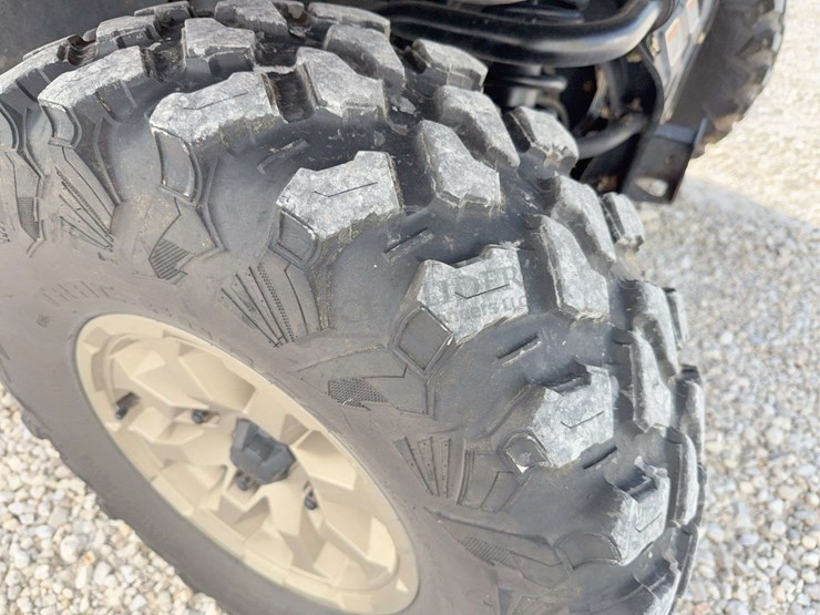 2023-can-am-hd10-defender-limited-4x4-utv-image-23