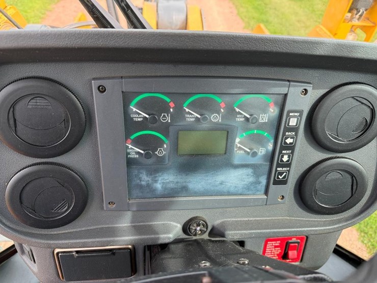2005-deere-744j-image-52