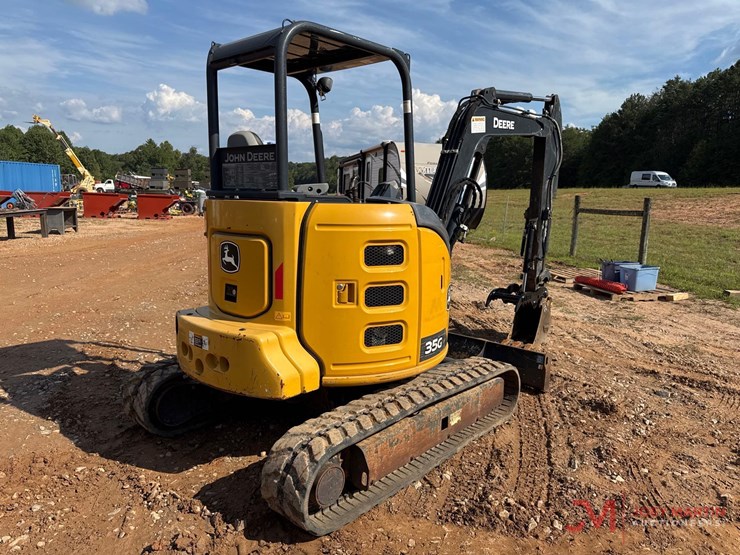 2022-deere-35g-image-4
