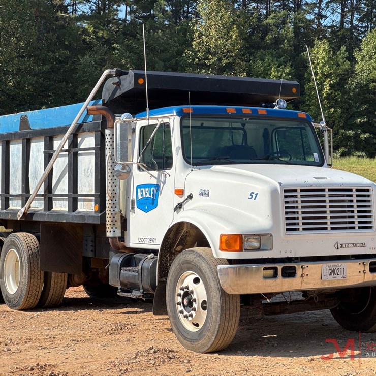 2001 INTERNATIONAL 4900