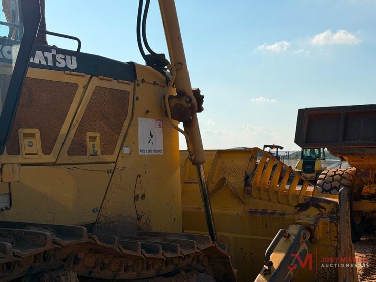 2012-komatsu-d155ax-7-image-2