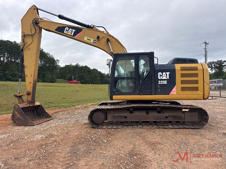 2012-caterpillar-320e-image-2