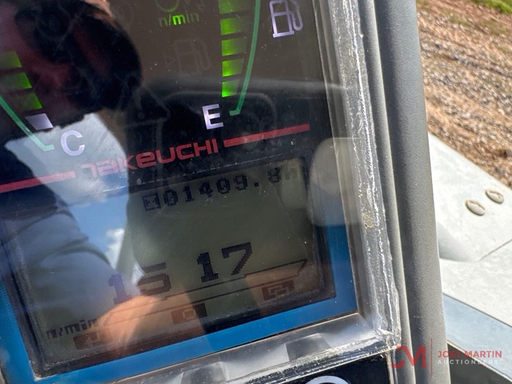 2022-takeuchi-tb230-image-22