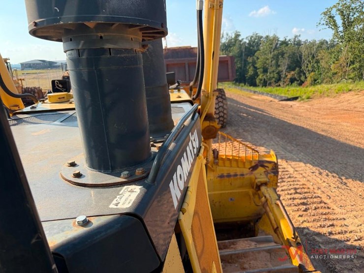 2012-komatsu-d155ax-7-image-16