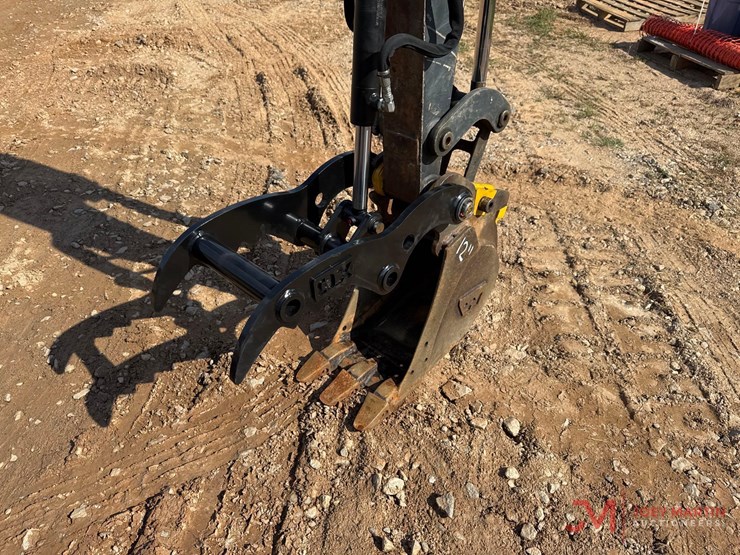 2022-deere-35g-image-8