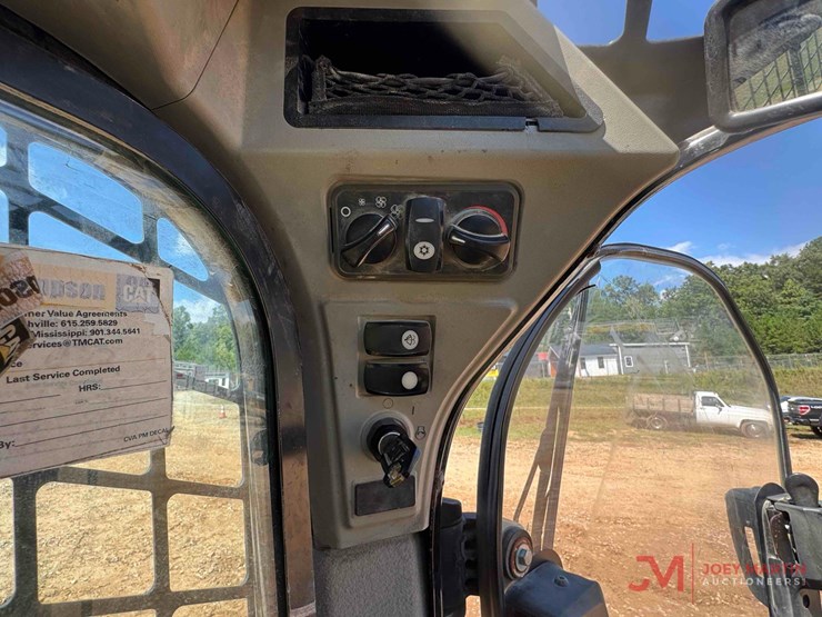 2015-caterpillar-262d-image-20