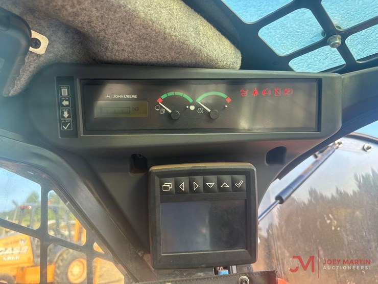 deere-333g-image-15