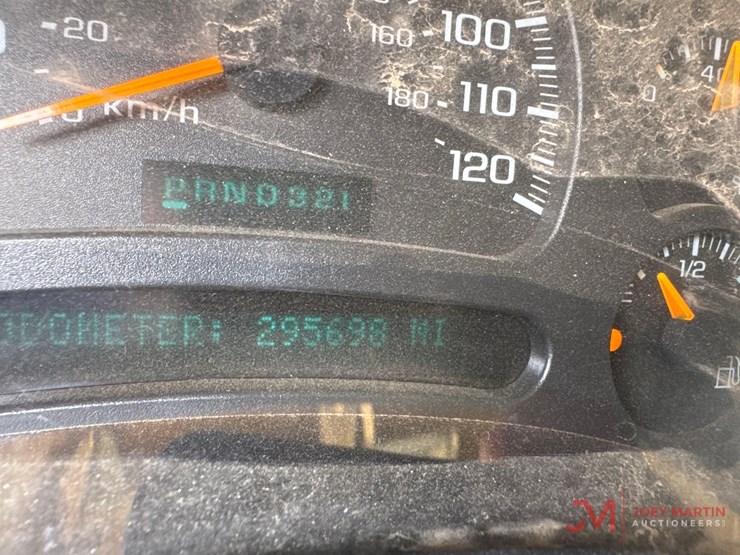 2003-chevrolet-3500-image-17